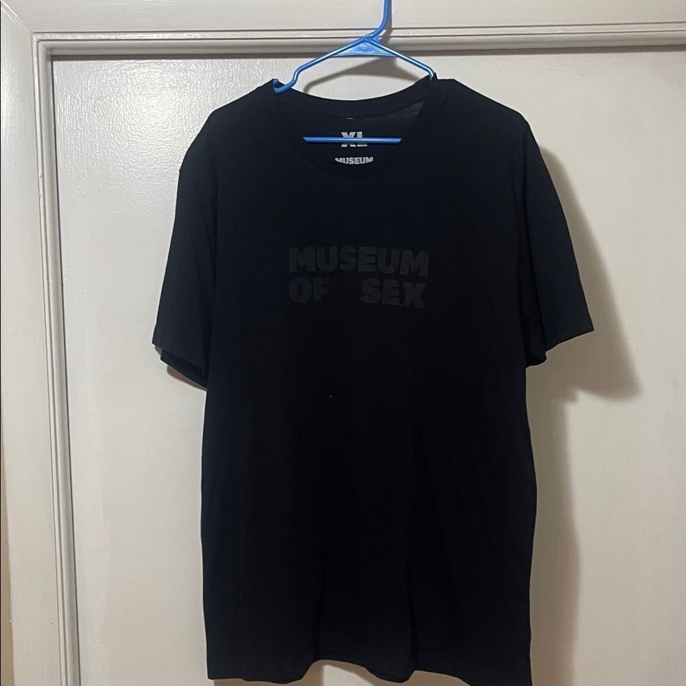 Museum of sex Black T-Shirt extra large NWT - Picture 3 of 6